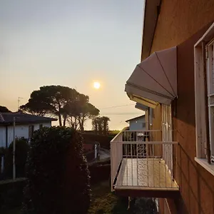 elisabetta-lazise-apartments.hotelinveneto.com/